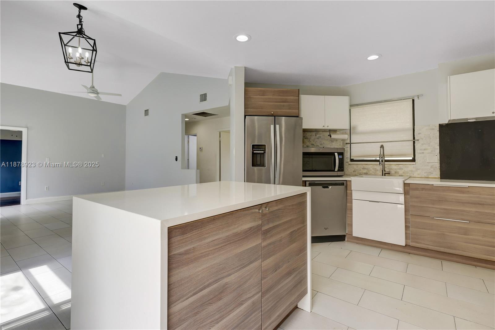 PEMBROKE LAKES SOUTH - Residential