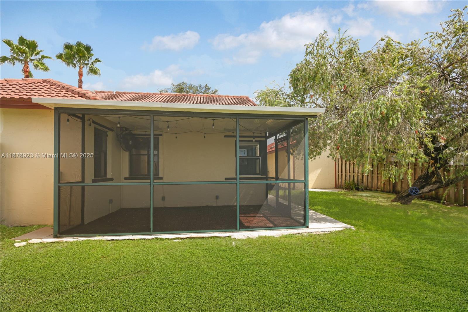 PEMBROKE LAKES SOUTH - Residential