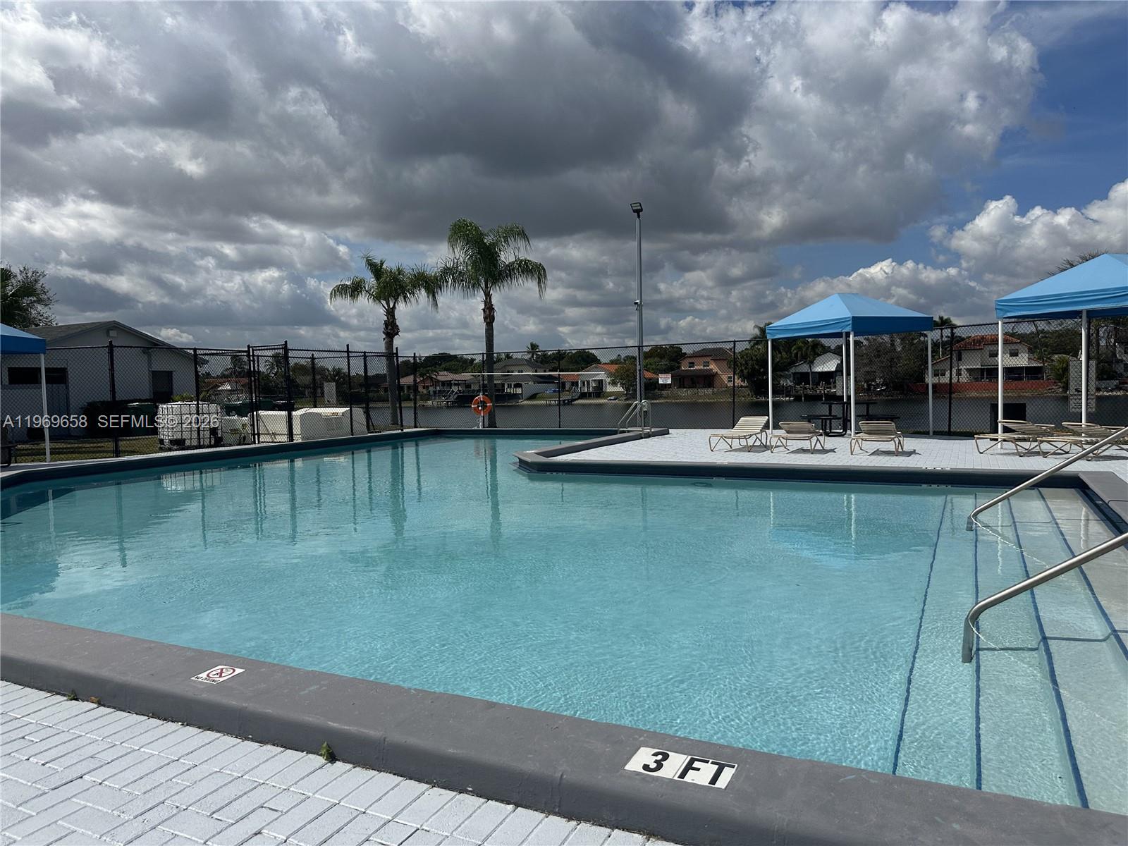 WESTWIND LAKES GARDEN HOM - Residential