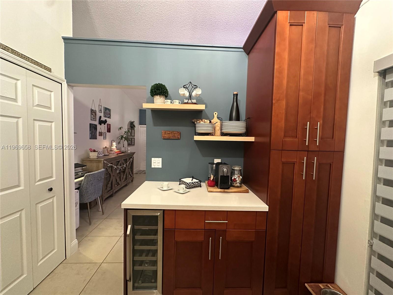 WESTWIND LAKES GARDEN HOM - Residential