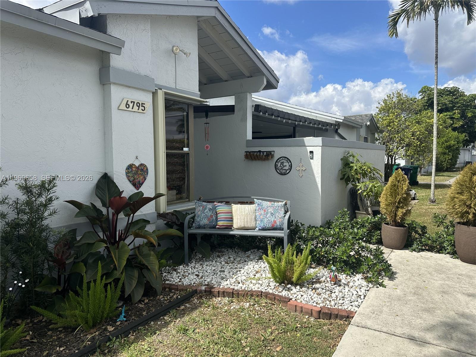 WESTWIND LAKES GARDEN HOM - Residential