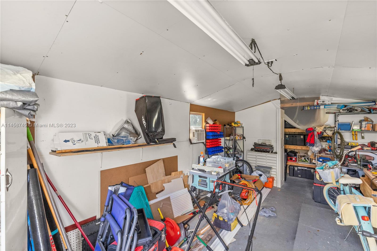 SILVER SPGS SHORES UN 28 - Residential