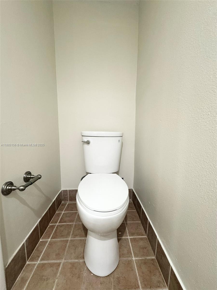 COURTYARDS AT KENDALL CON - Residential