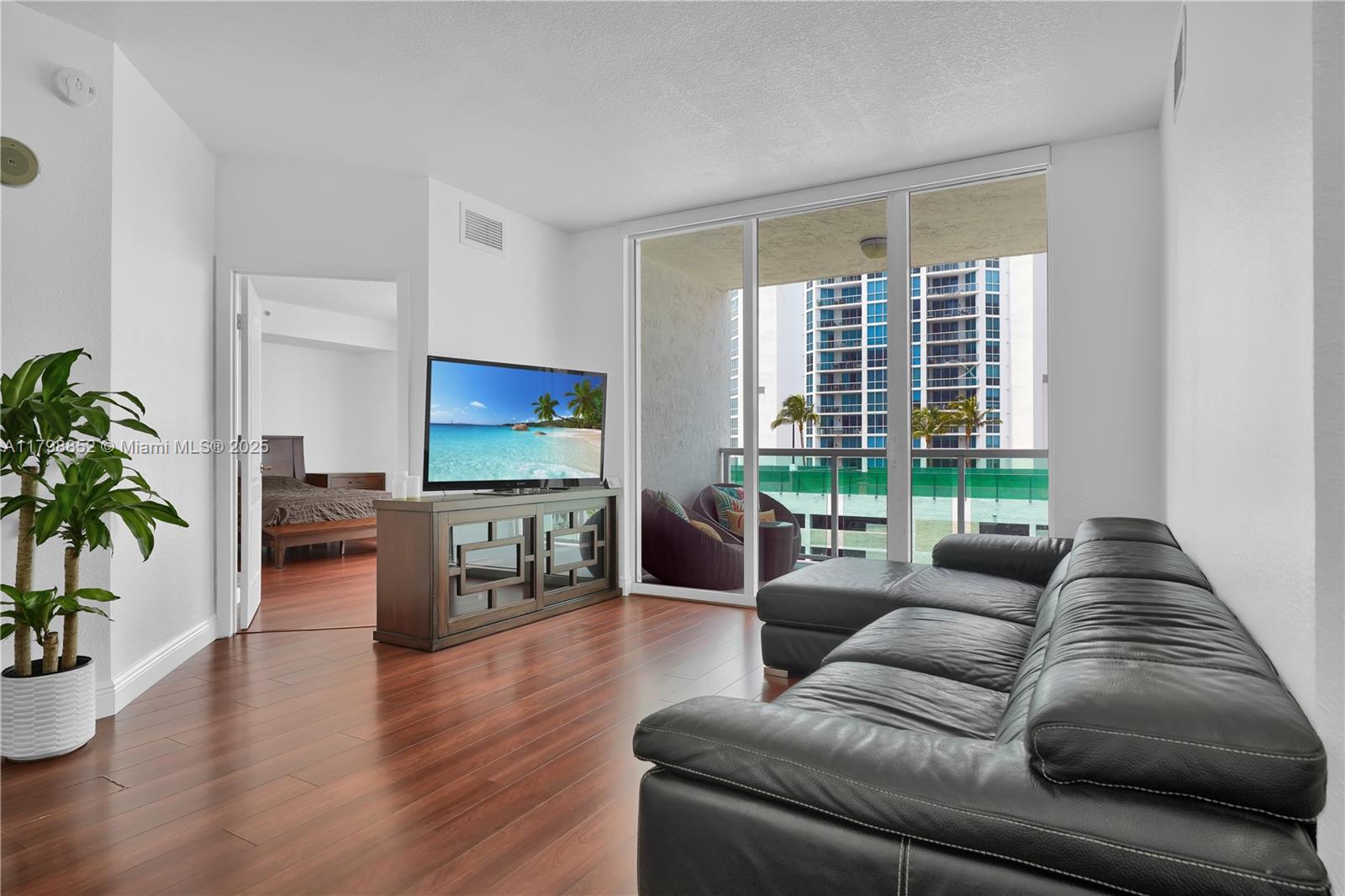 500 NE 29th St 1001