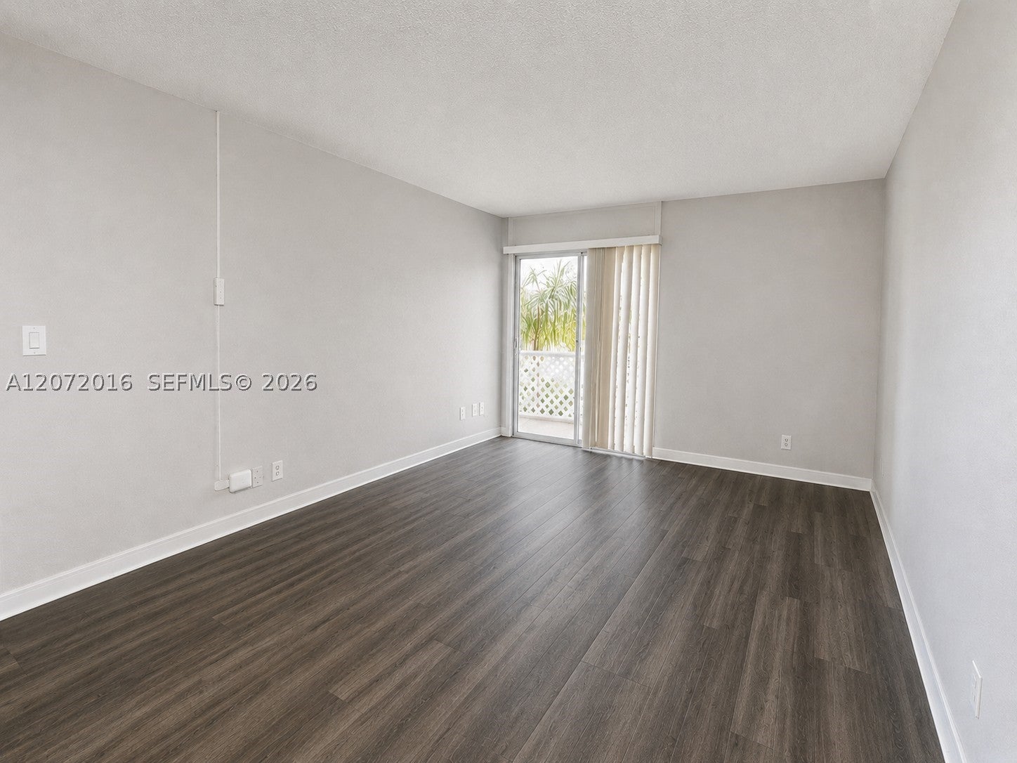 4550 NW 9th St 512E