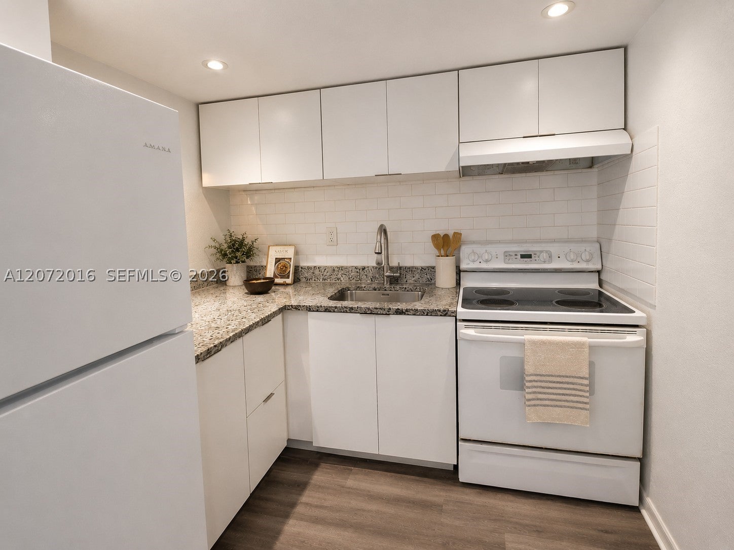 4550 NW 9th St 512E