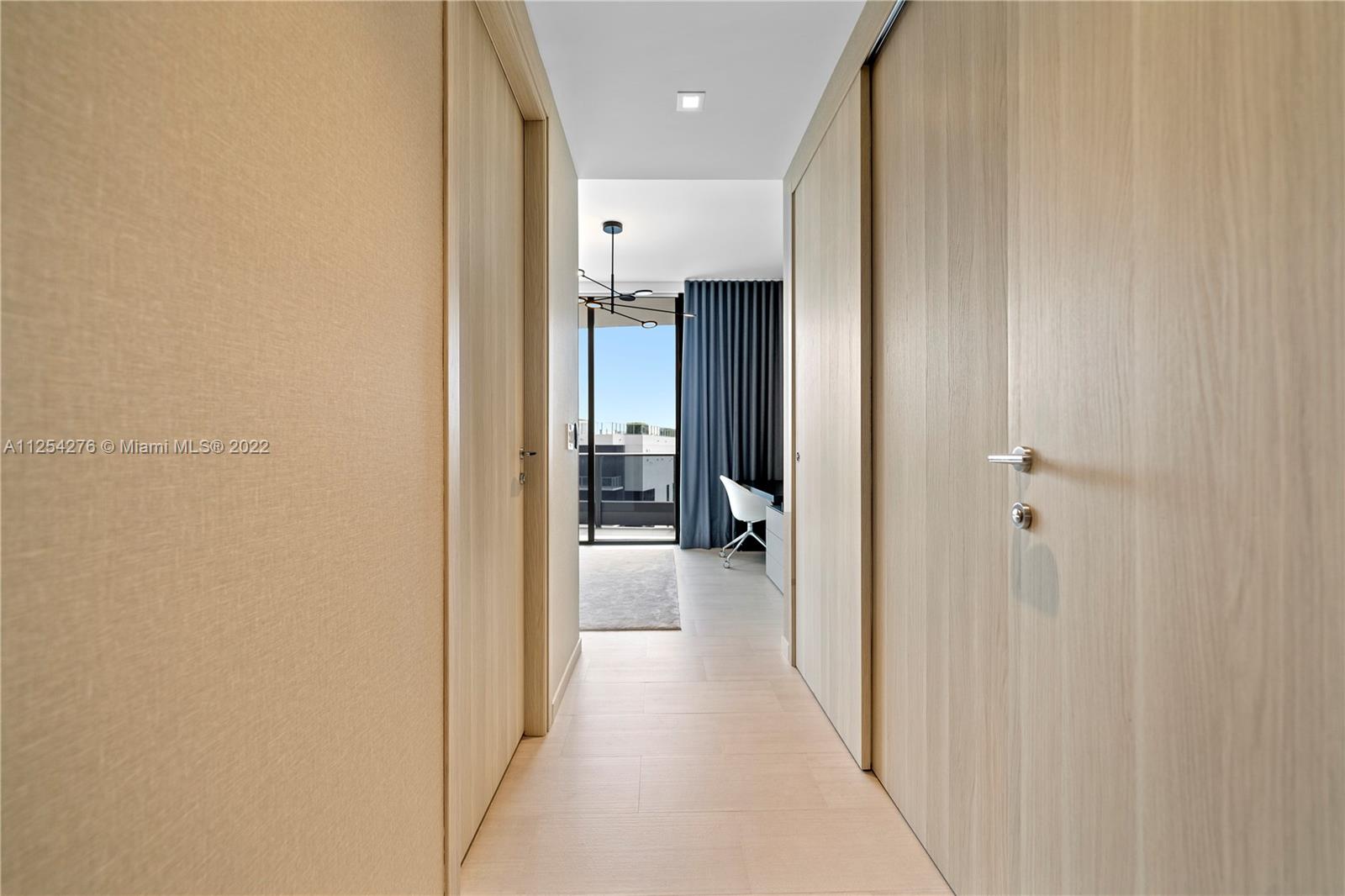 Photo 23 of 42 of 1000 Brickell Plz PH5001 condo
