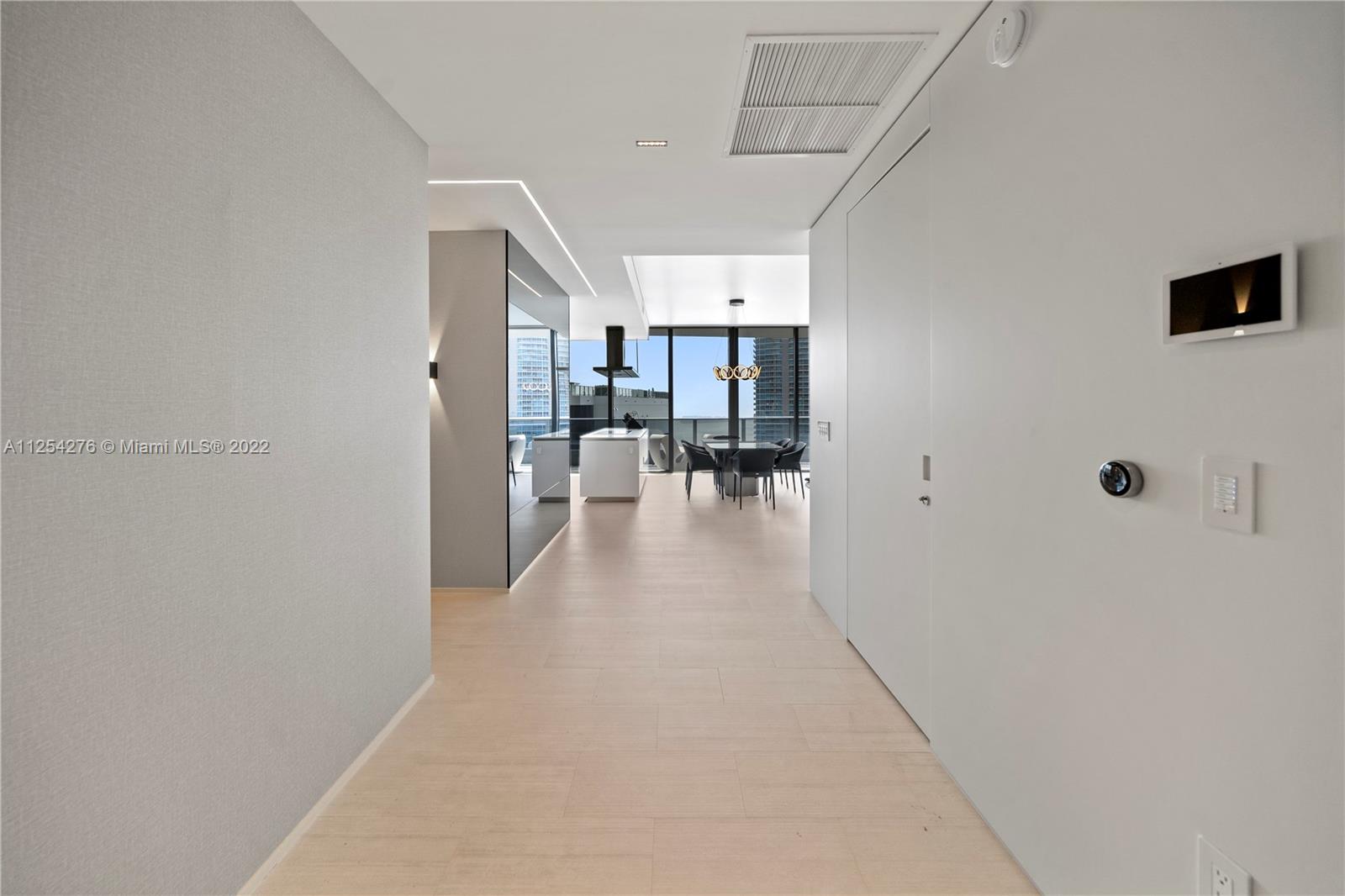 Photo 6 of 42 of 1000 Brickell Plz PH5001 condo