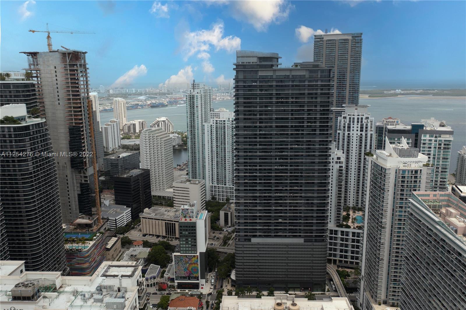 Photo 39 of 42 of 1000 Brickell Plz PH5001 condo