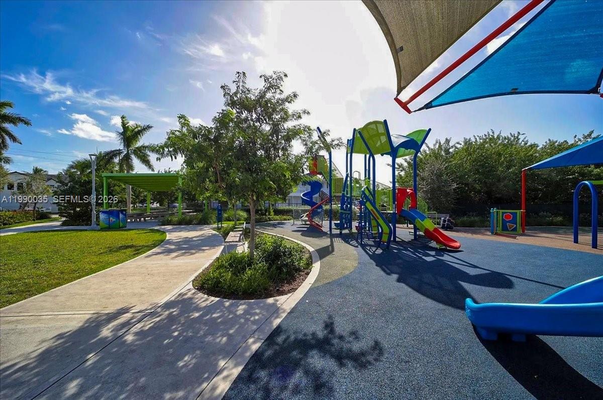 PARADISE VILLAS CONDO - Residential