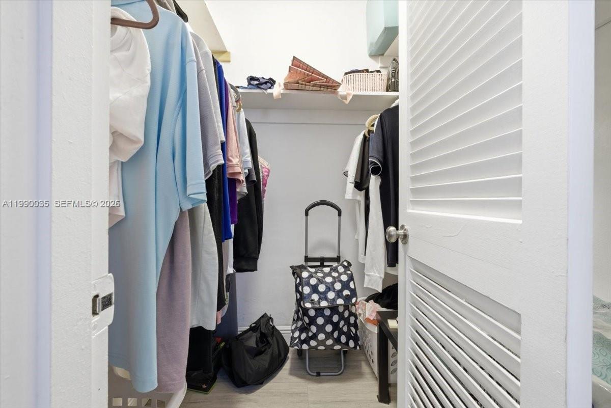 PARADISE VILLAS CONDO - Residential