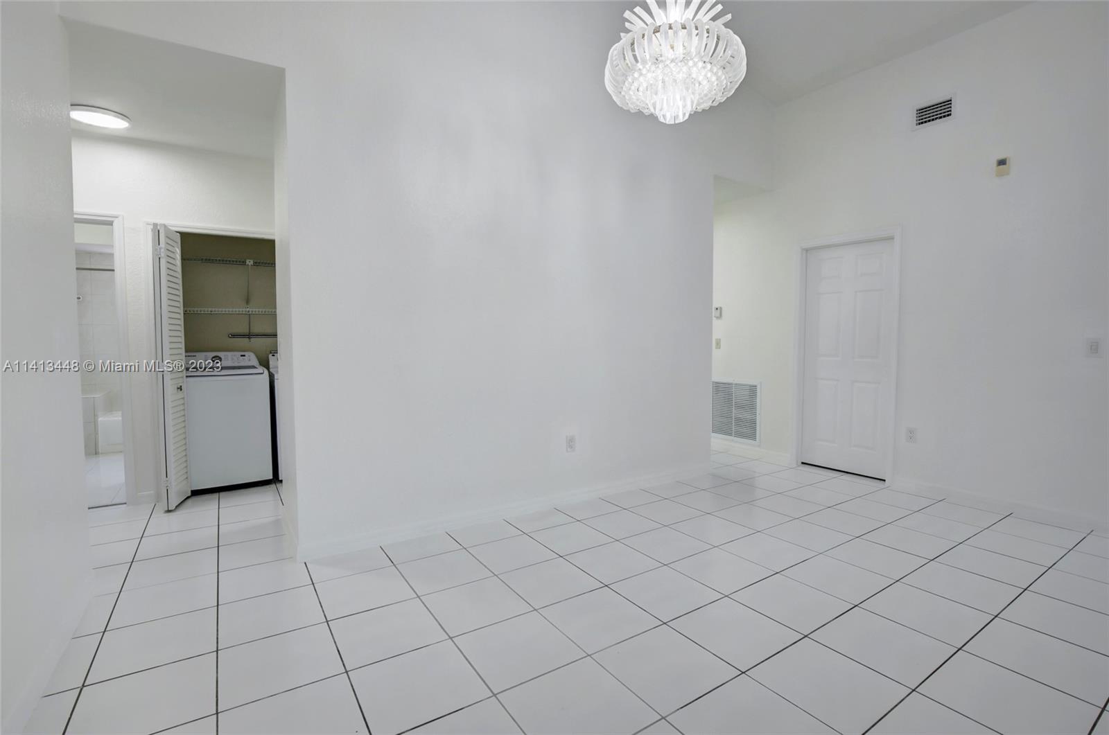 FLORIDA TROPICAL ESTATES - Residential