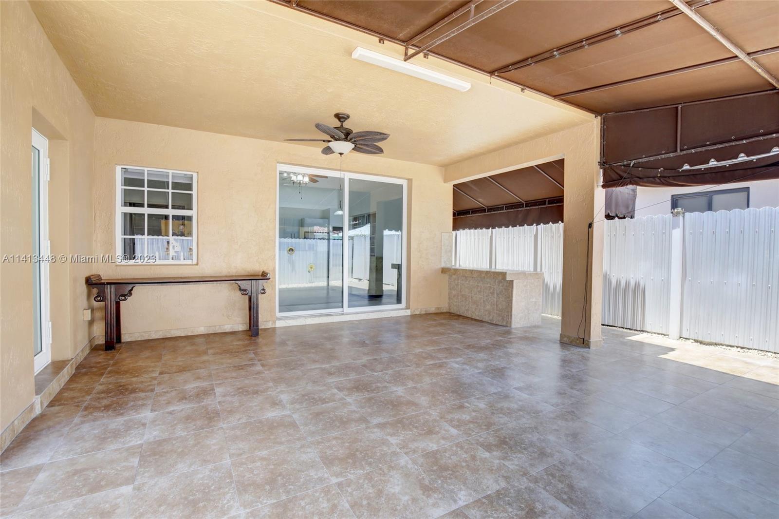 FLORIDA TROPICAL ESTATES - Residential