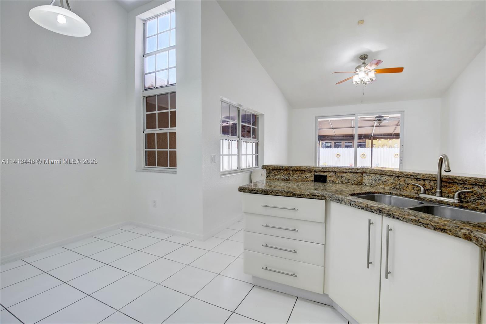 FLORIDA TROPICAL ESTATES - Residential