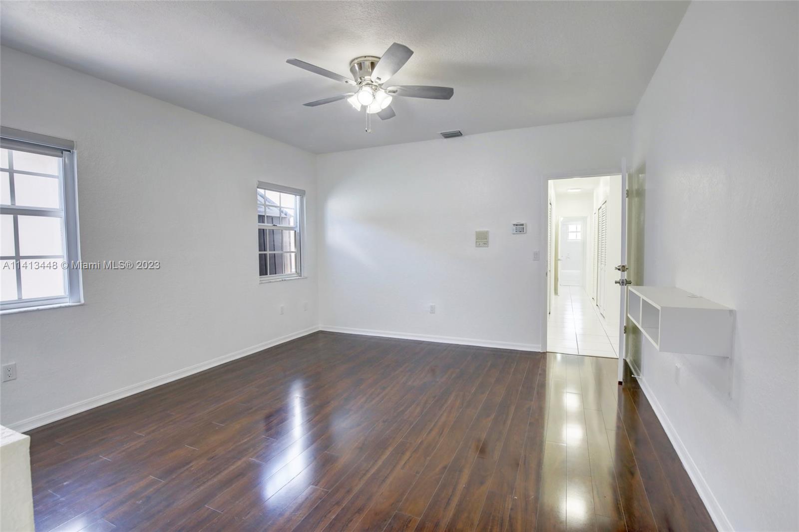 FLORIDA TROPICAL ESTATES - Residential