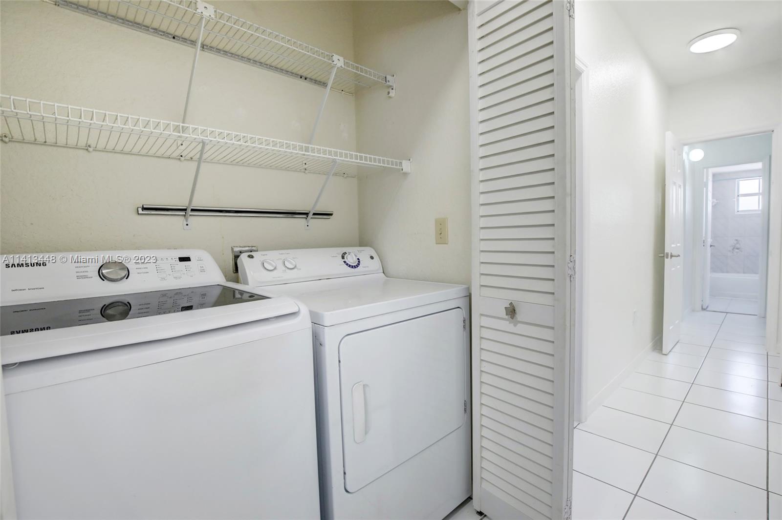 FLORIDA TROPICAL ESTATES - Residential
