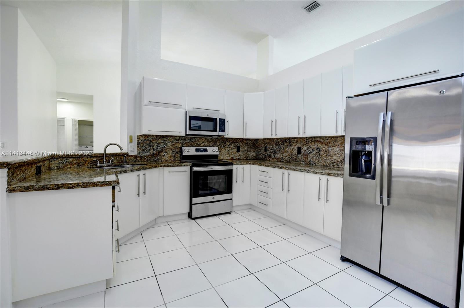 FLORIDA TROPICAL ESTATES - Residential