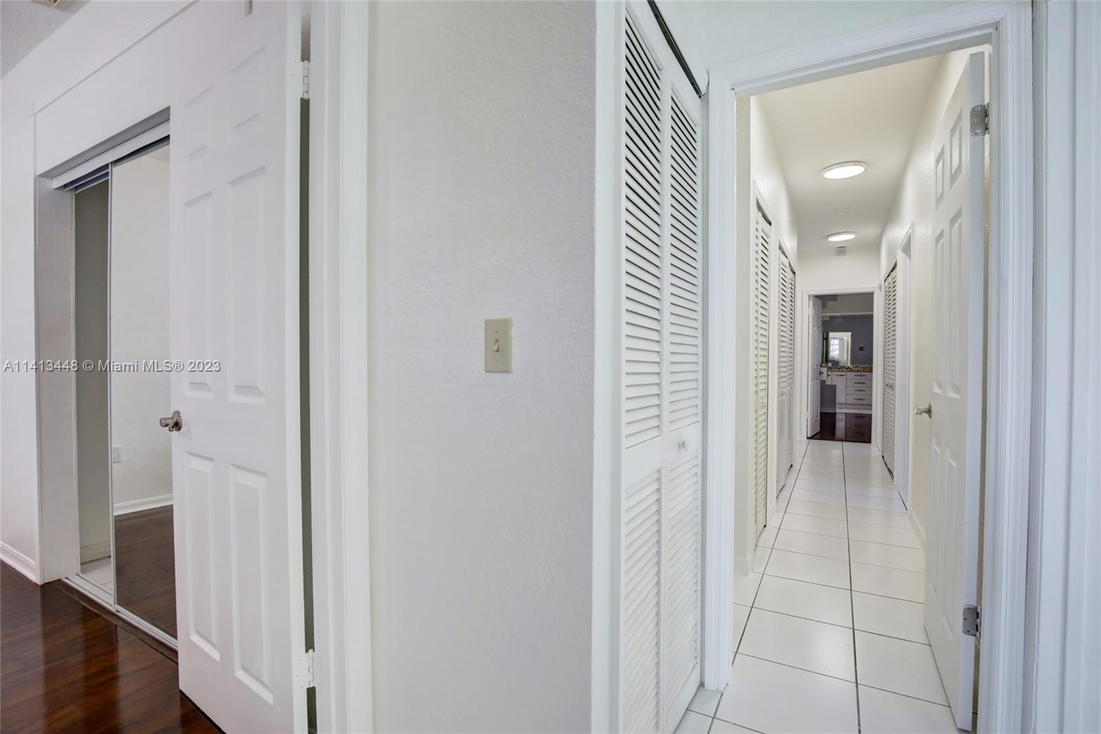 FLORIDA TROPICAL ESTATES - Residential