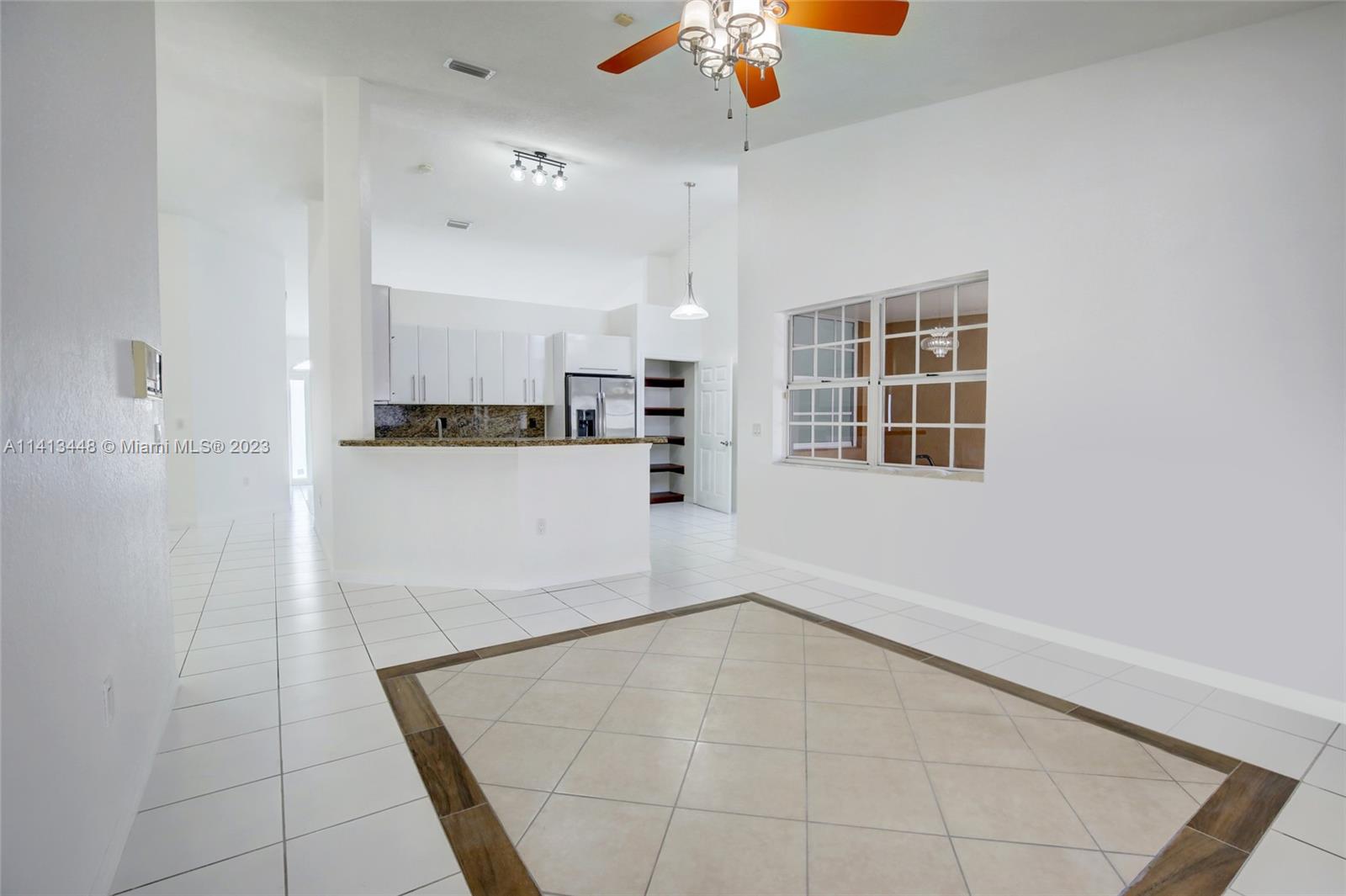 FLORIDA TROPICAL ESTATES - Residential