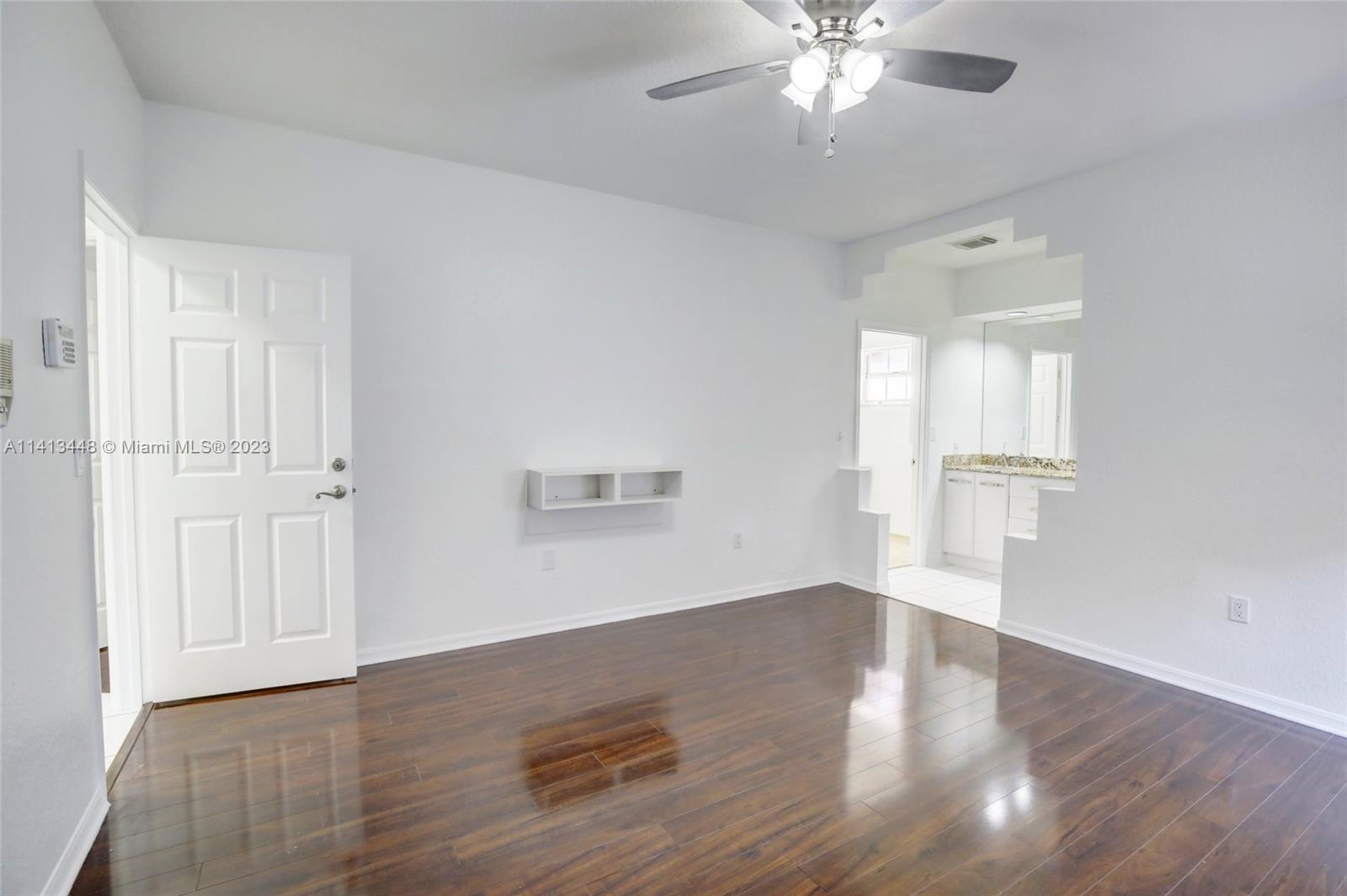 FLORIDA TROPICAL ESTATES - Residential