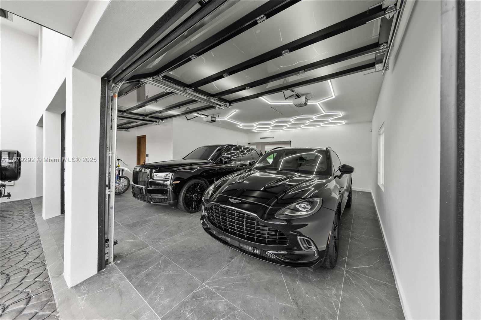 SWEETWATER ESTS SUB - Residential