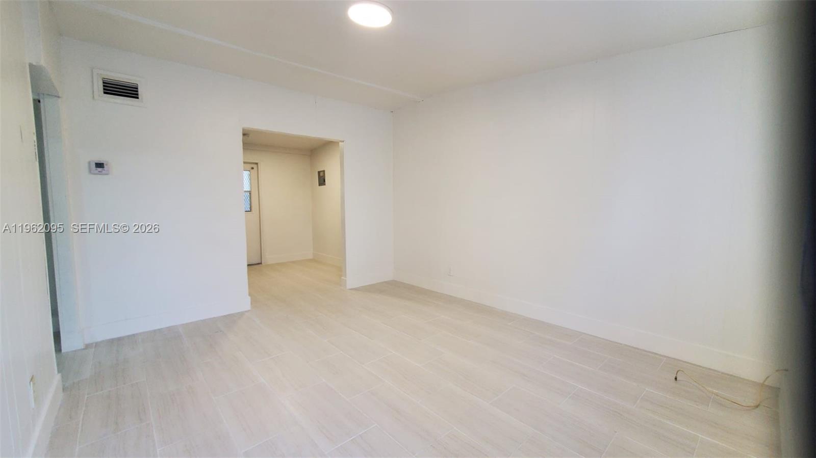 LINCOLN PARK THIRD ADD - Residential Lease