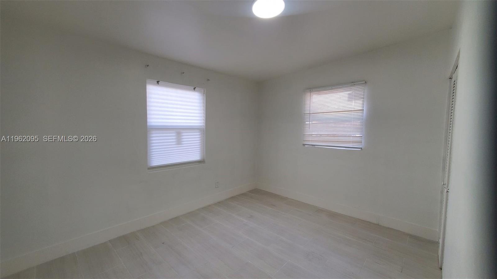 LINCOLN PARK THIRD ADD - Residential Lease