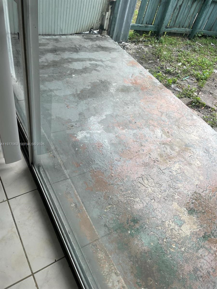 OLAS AZULES CONDO - Residential Lease