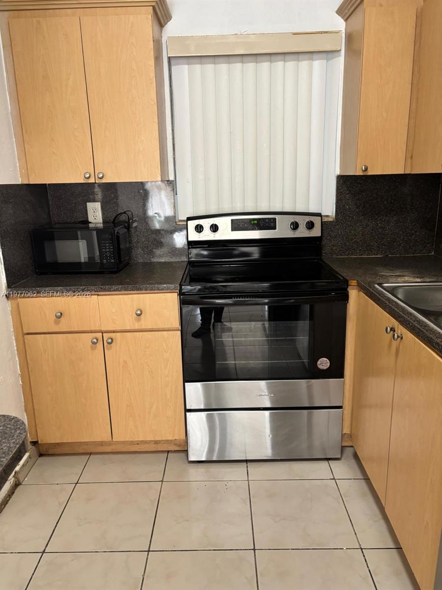 OLAS AZULES CONDO - Residential Lease