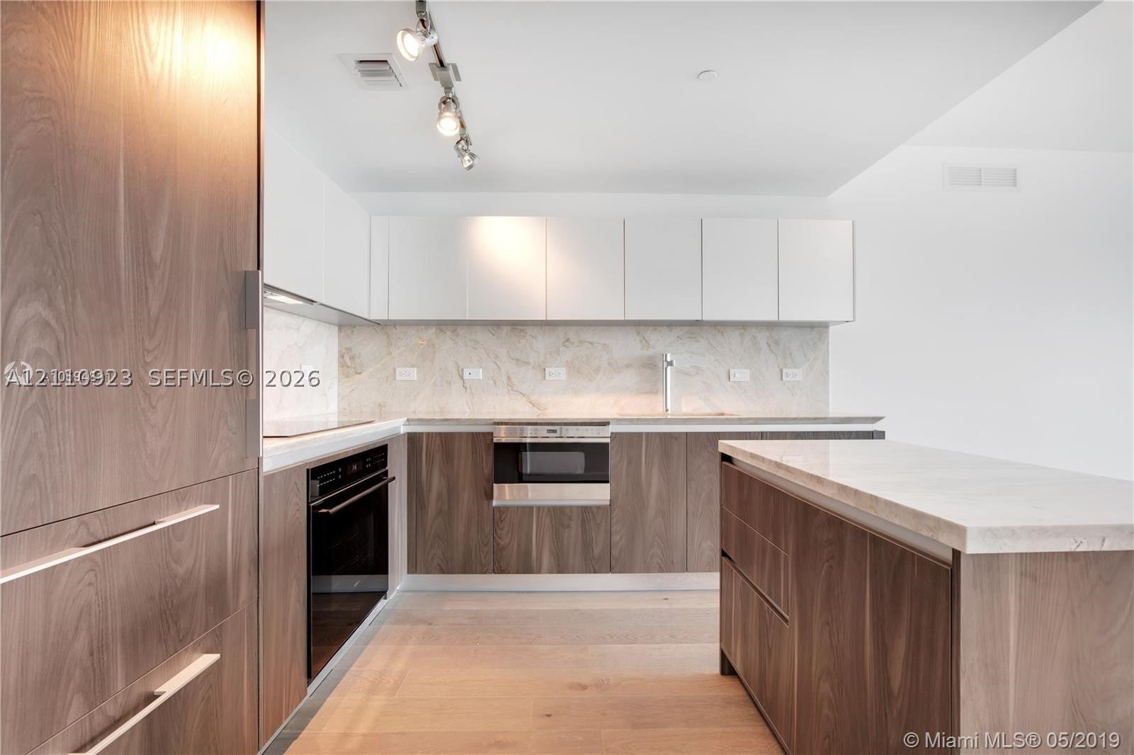 3131 NE 7th Ave 1603