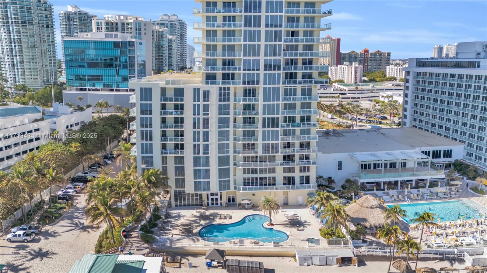 LA PERLA CONDO - Residential Lease