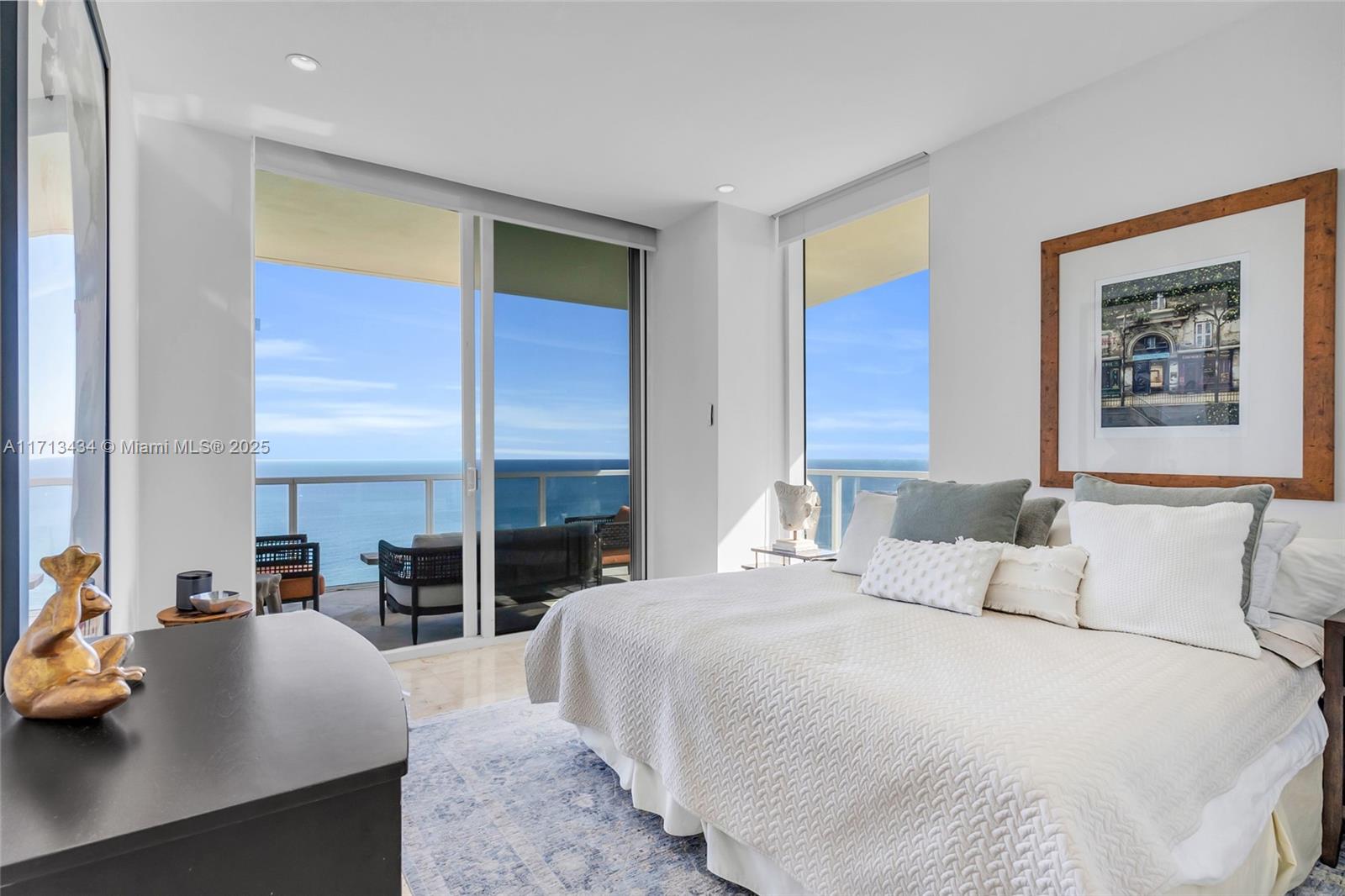 LA PERLA CONDO - Residential Lease