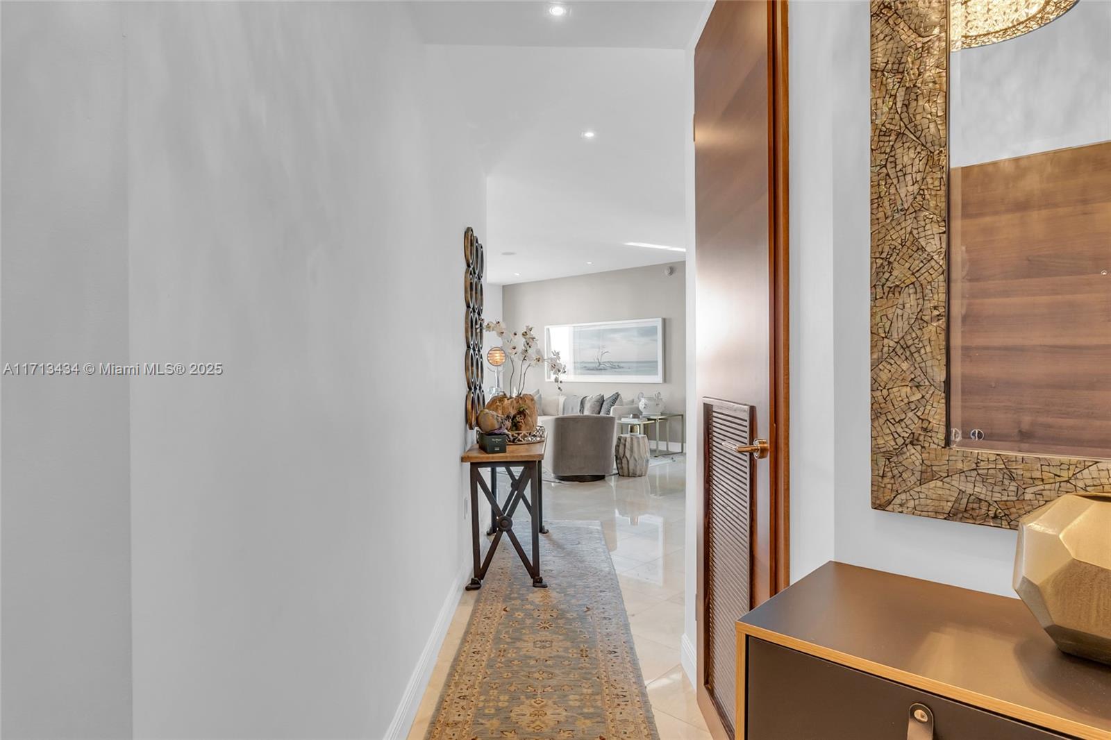 LA PERLA CONDO - Residential Lease