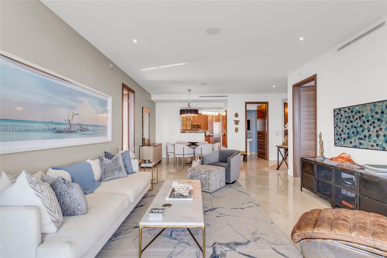 LA PERLA CONDO - Residential Lease