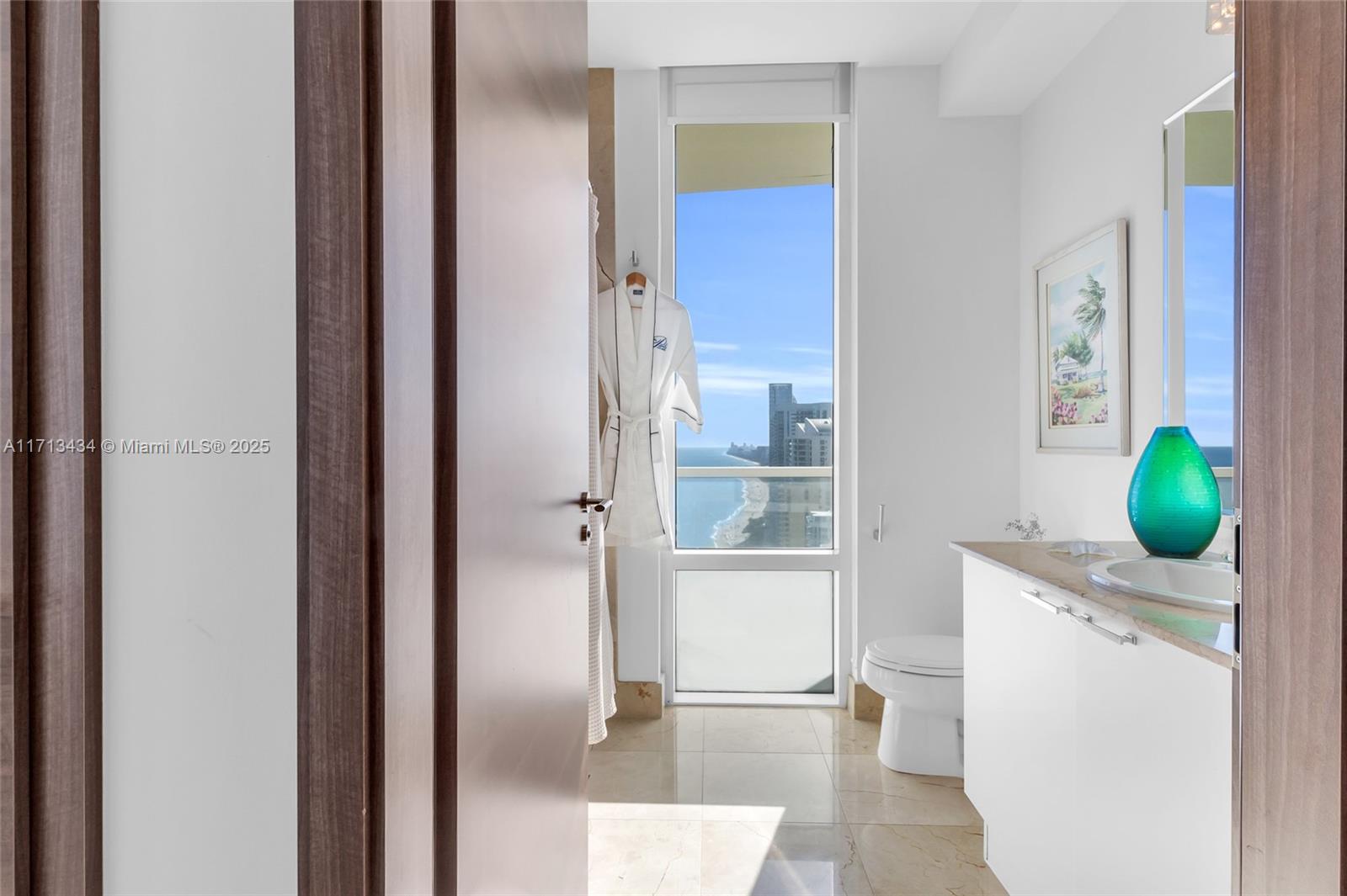 LA PERLA CONDO - Residential Lease