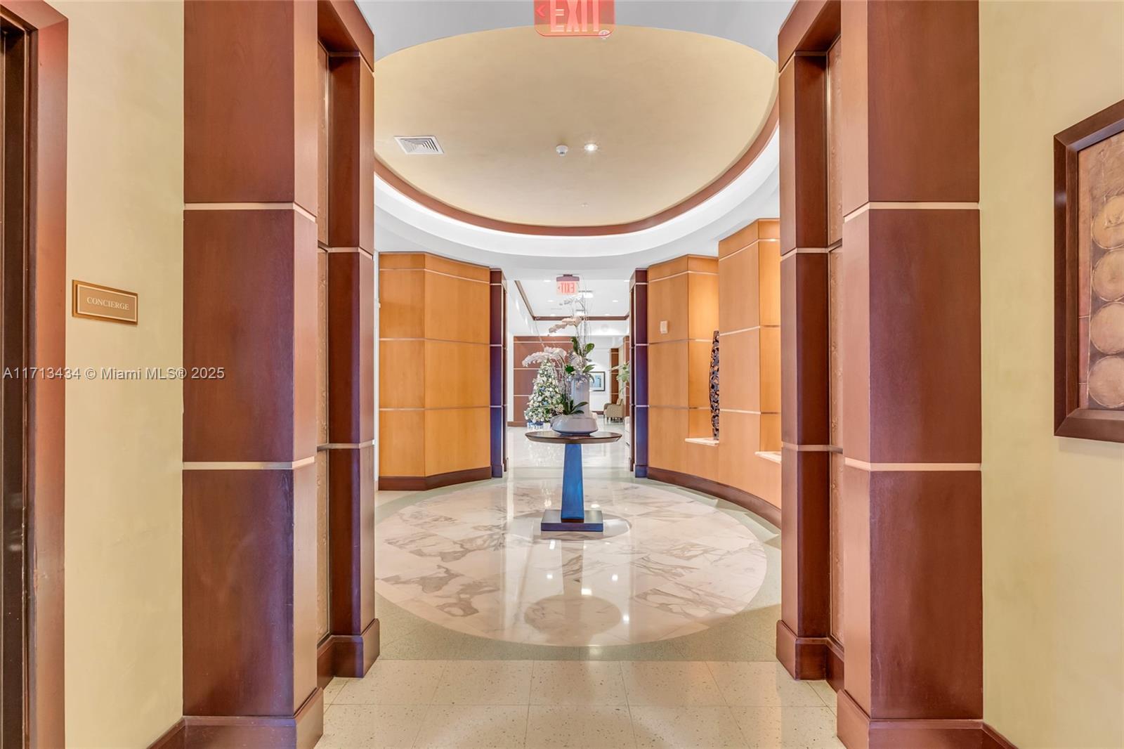 LA PERLA CONDO - Residential Lease