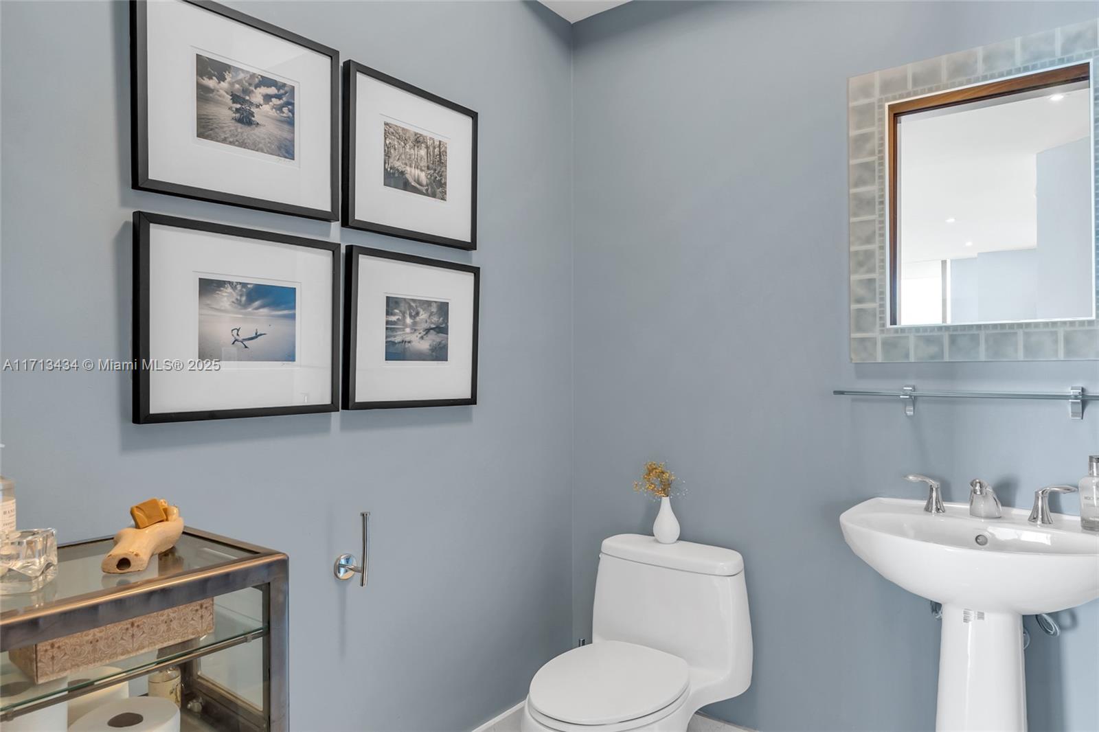 LA PERLA CONDO - Residential Lease