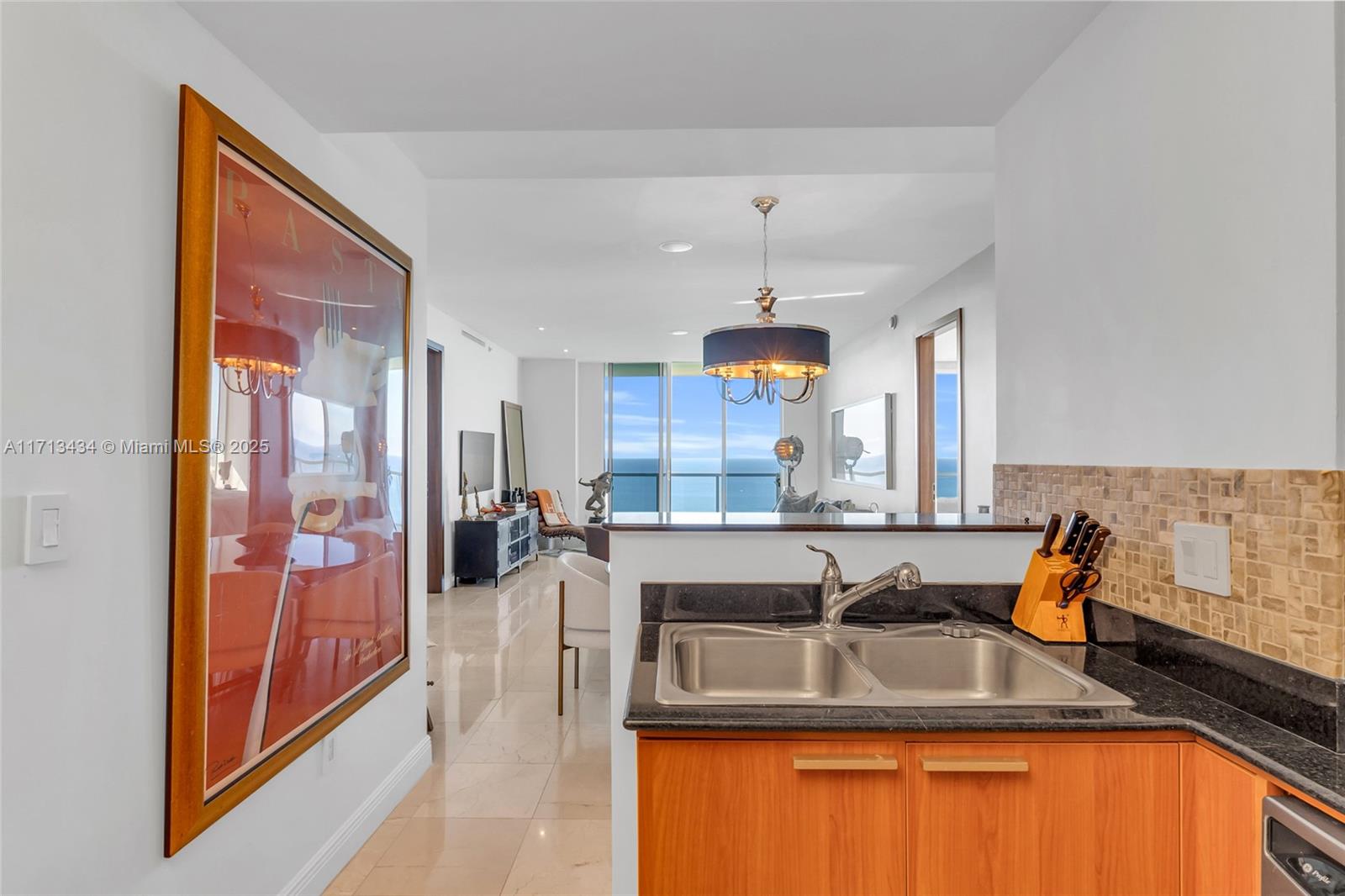 LA PERLA CONDO - Residential Lease