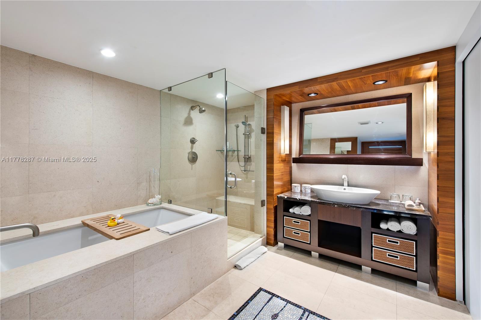 CENTRAL CARILLON BEACH CO - Residential Lease