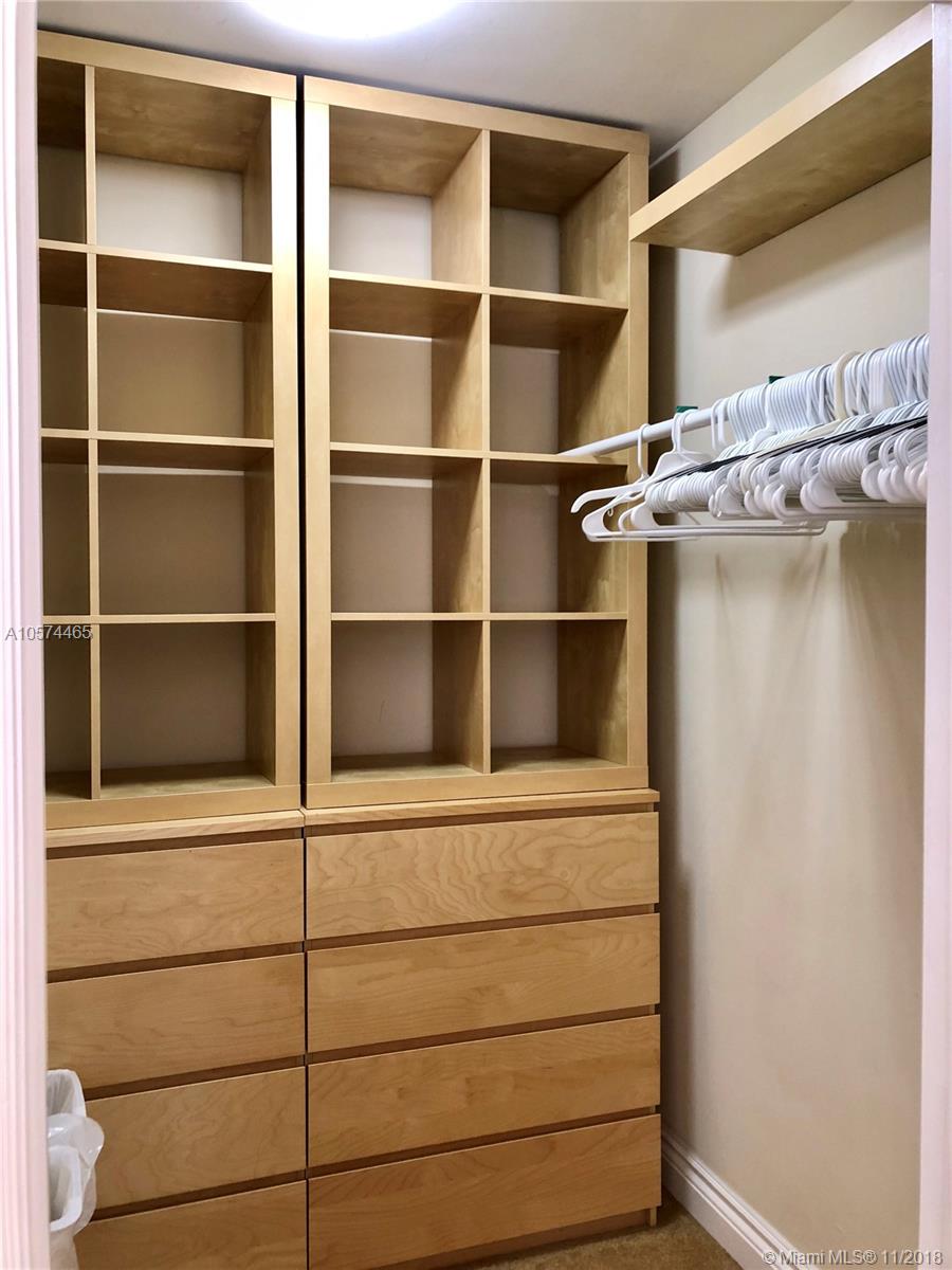 TURNBERRY ISLE SOUTH COND - Residential Lease