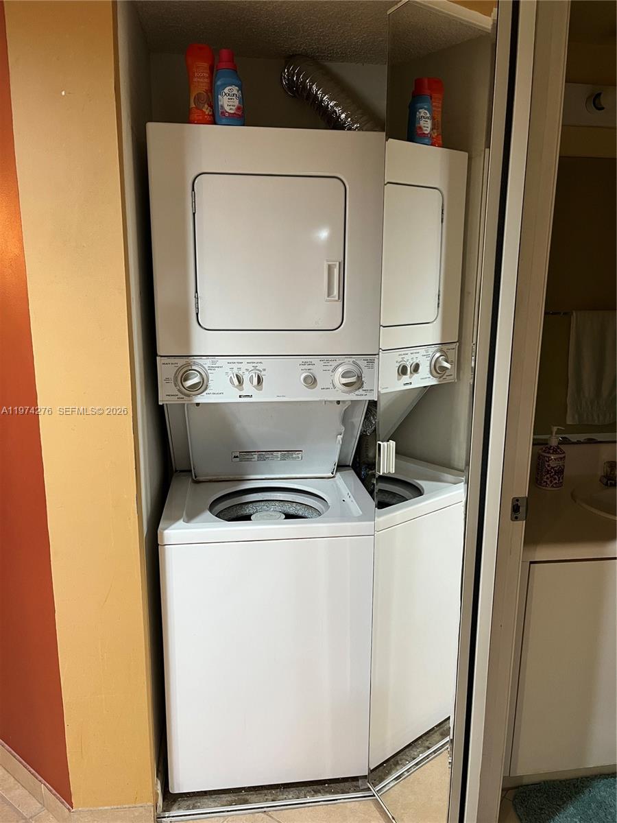 IVANHOE EAST AT CENTURY V - Residential