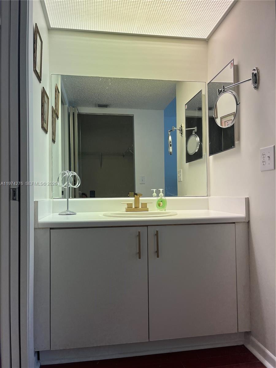 IVANHOE EAST AT CENTURY V - Residential