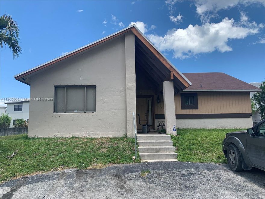 This 3 bedroom, 2 bathroom home in Country Star Community will not disappoint. Great for first time homebuyers. Tile floor throughout, new toilets, washer, and water heater.