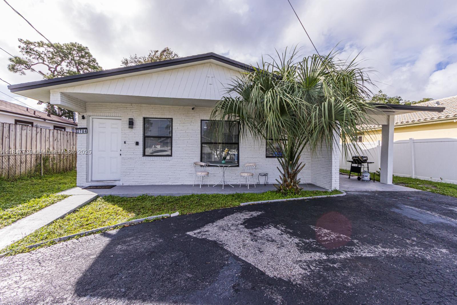 2784 NW 9th St, Fort Lauderdale, FL, 33311/$439,770 2 2784 NW 9th St