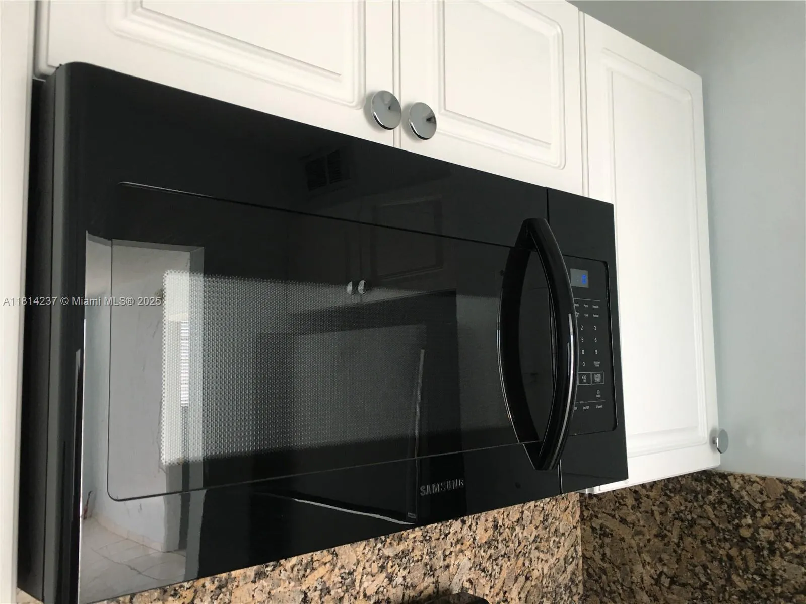 Miami, Florida 33179, United States, 1 Bedroom Bedrooms, ,1 BathroomBathrooms,Residential,Active,142694