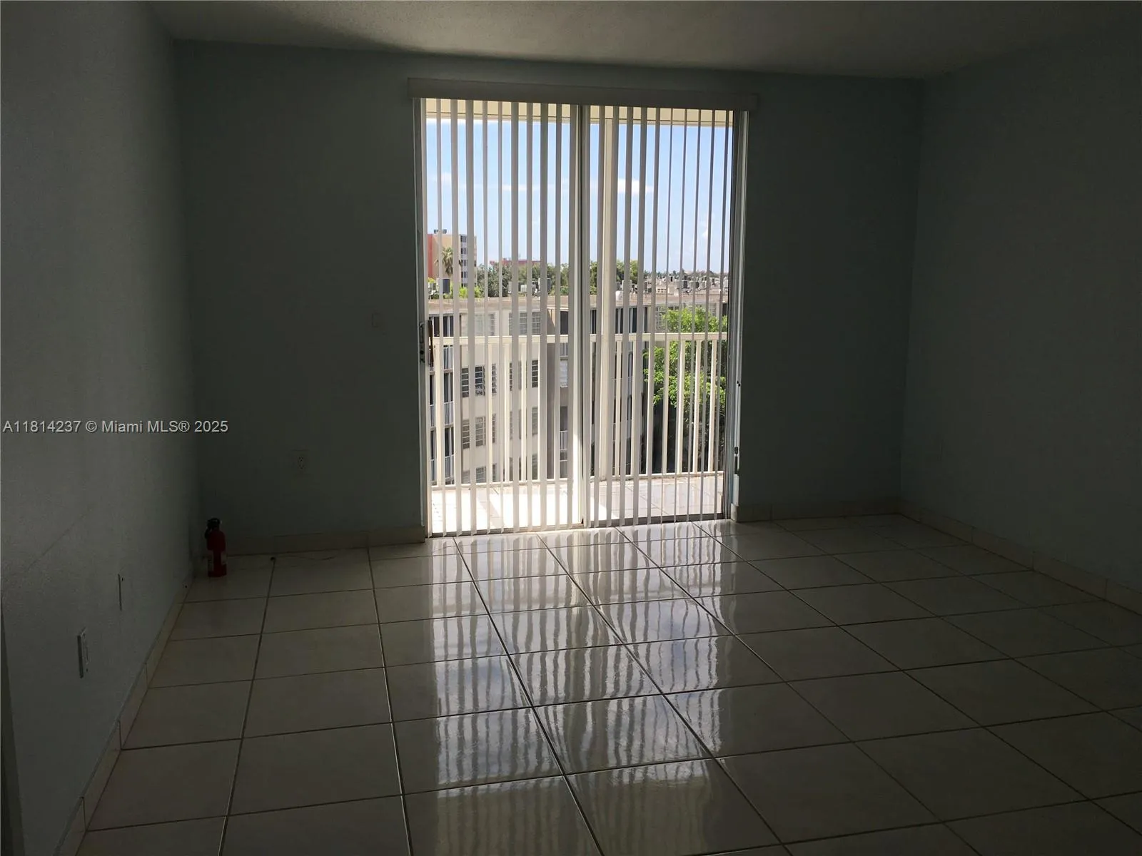 Miami, Florida 33179, United States, 1 Bedroom Bedrooms, ,1 BathroomBathrooms,Residential,Active,142694