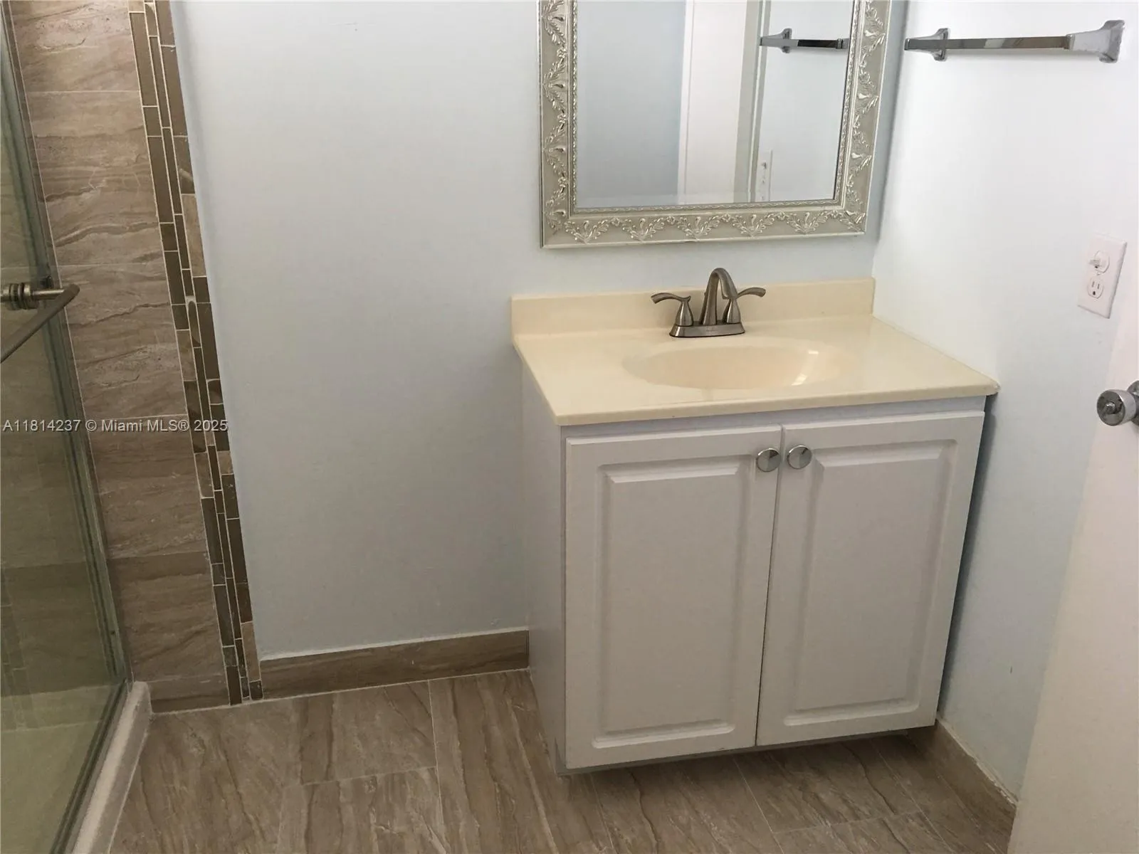 Miami, Florida 33179, United States, 1 Bedroom Bedrooms, ,1 BathroomBathrooms,Residential,Active,142694