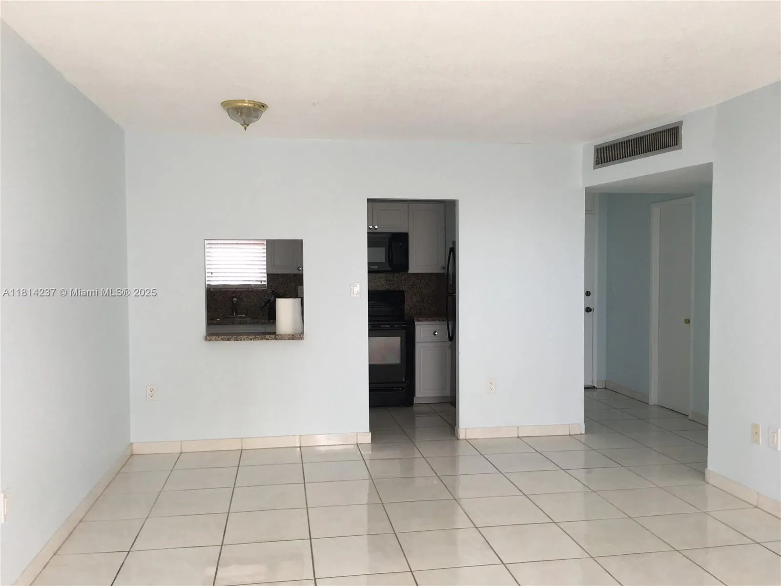 Miami, Florida 33179, United States, 1 Bedroom Bedrooms, ,1 BathroomBathrooms,Residential,Active,142694
