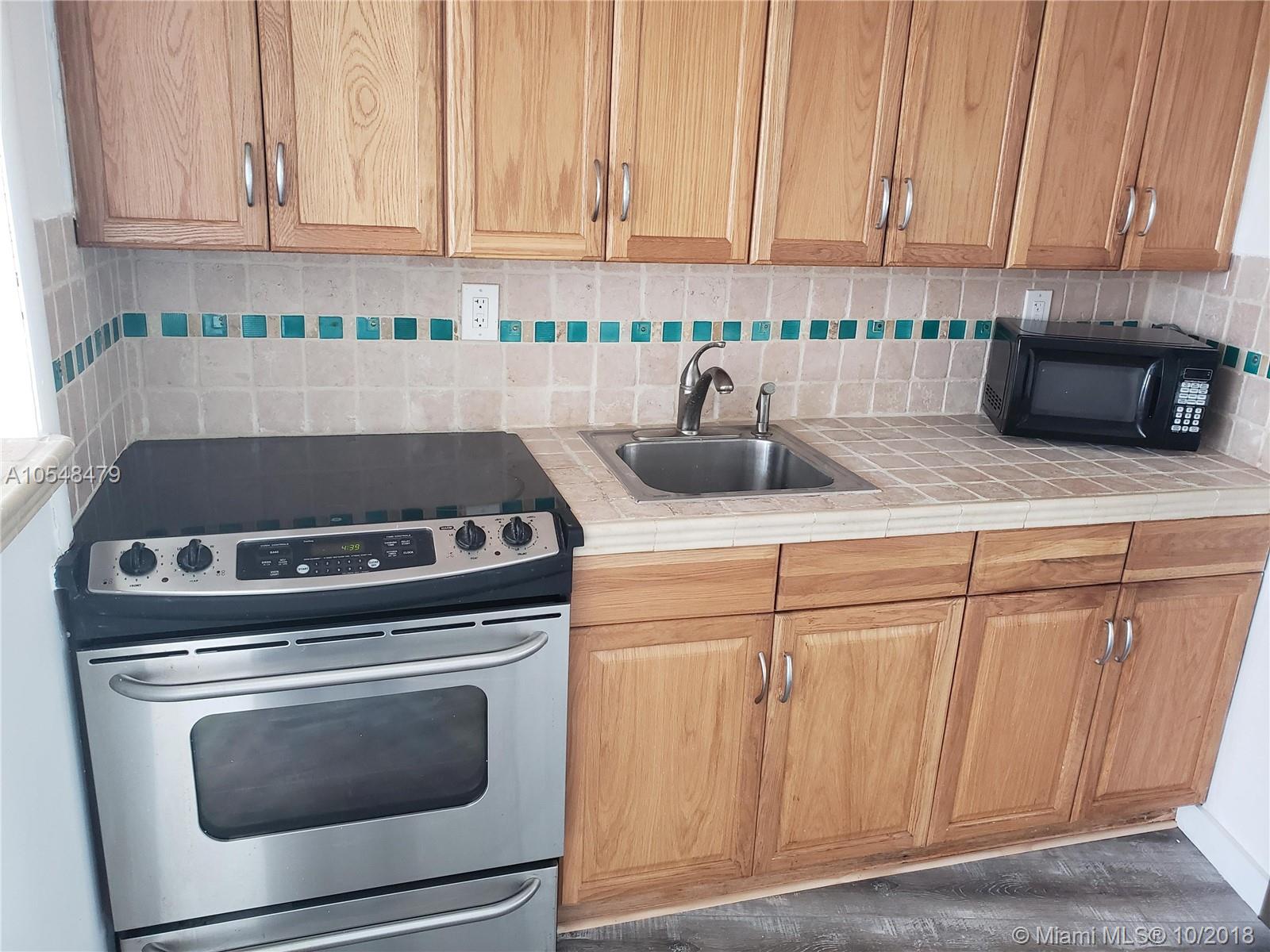 CAROLYNN TOWNHOUSE CONDO - Residential