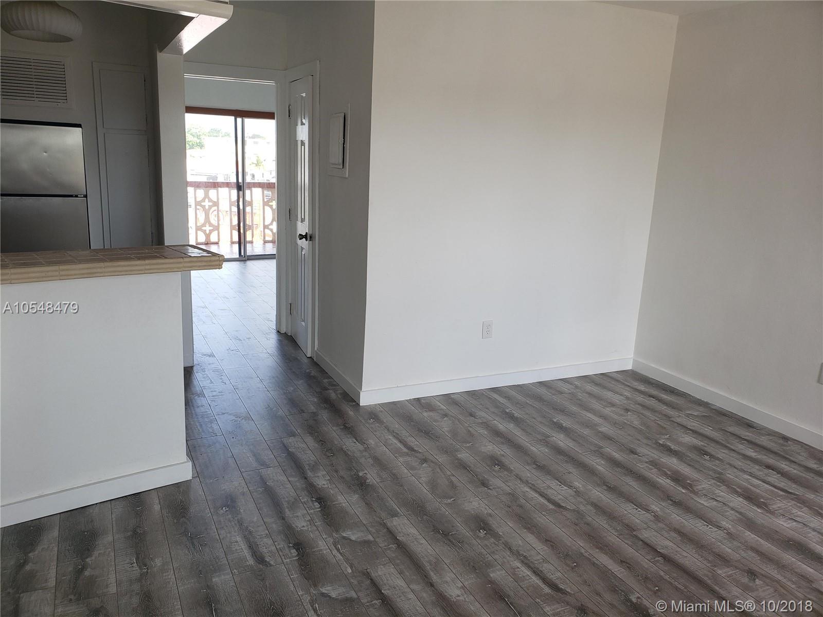 CAROLYNN TOWNHOUSE CONDO - Residential